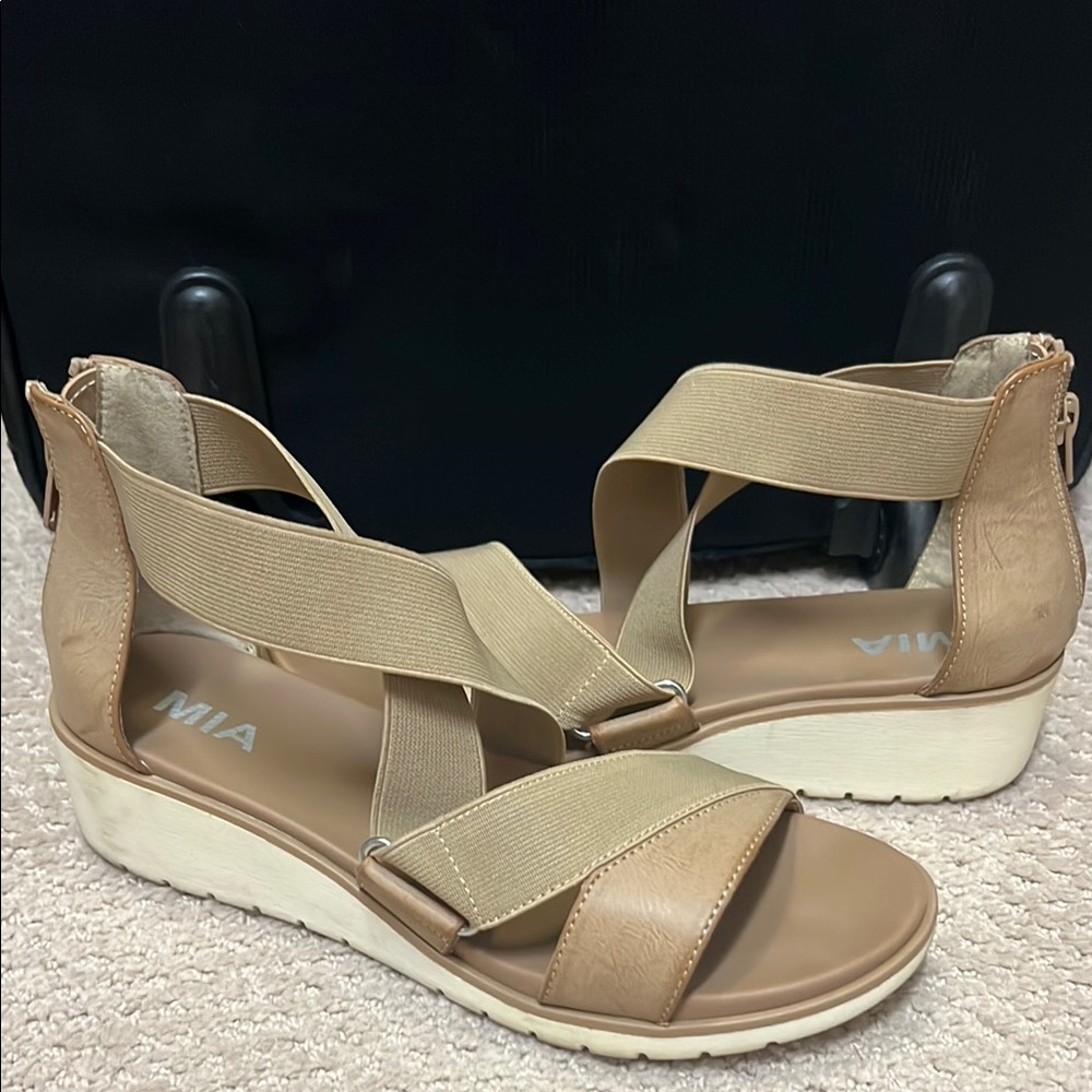 MIA Women's Beige Strappy Sandals